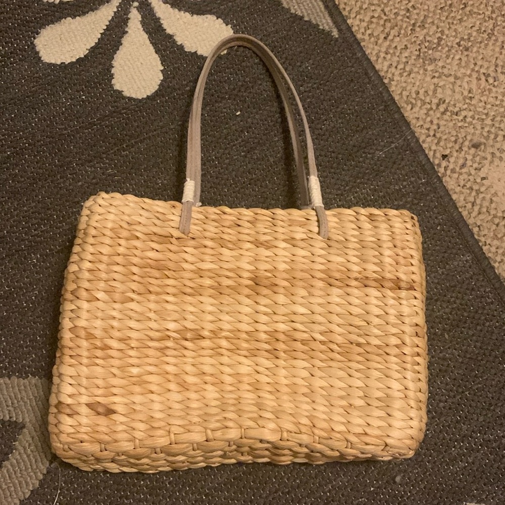 Square straw handbag